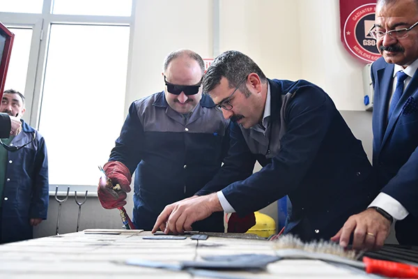 Bakan Varank, Gaziantepli sanayiciler ile buluştu
