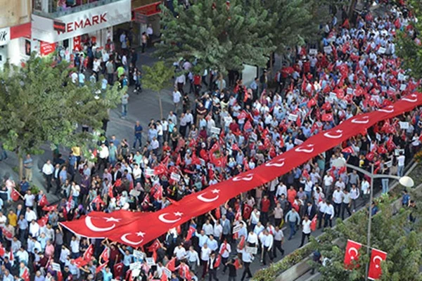 Batman'da teröre lanet yürüyüşü