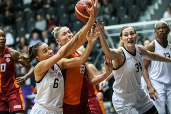 Beşiktaş derbide Galatasaray'a fark attı