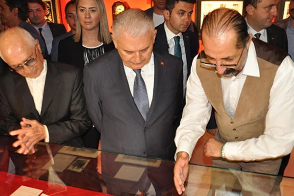 Binali Yıldırım Atatürk Sergisi'nin açılışını yaptı