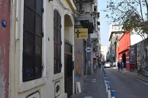 Brunson'ın görev yaptığı kilise satıldı