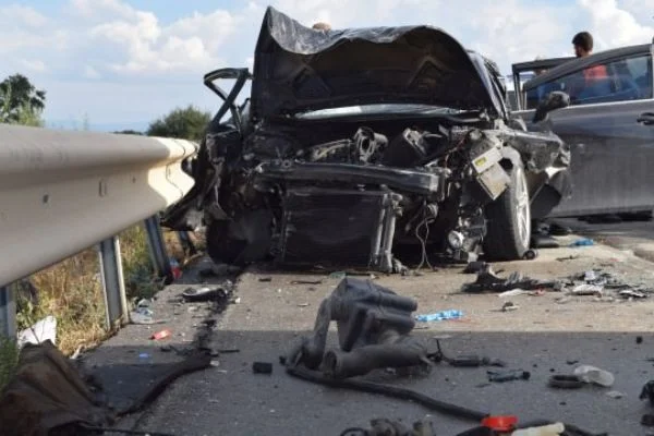 Bursa'da ters şeritte katliam gibi kaza