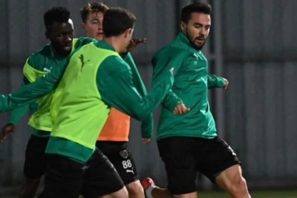 Bursaspor'da affedilen isimler antrenmanda!