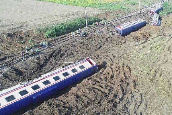 Çorlu'daki tren faciasında 'asıl kusurlu' bulunan 4 kişi, adli kontrolle serbest