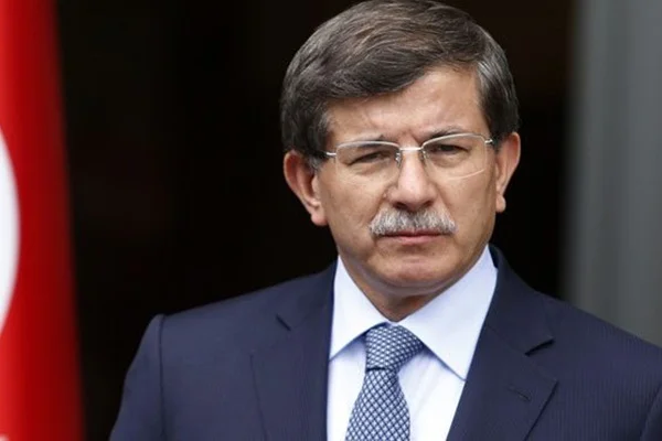 Davutoğlu'ndan tarihi dizilere eleştiri