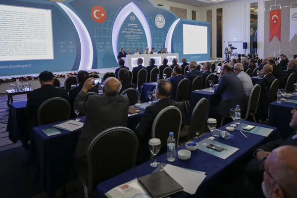 Diyanet işleri bakanı Erbaş: 'FETÖ, itikadi, ameli ve ahlaki bir sapma hareketidir'
