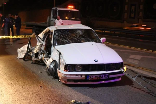 E-5'te trafik kazası: 1 ölü, 1 yaralı