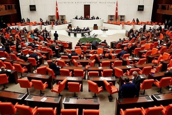 Emeklilikle yaşa takılanlarla ilgili kanun teklifi