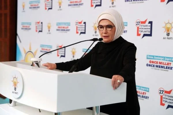 Emine Erdoğan'dan 'Hayvanları Koruma Kanunu' mesajı!