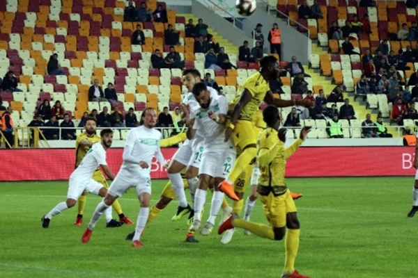 Evkur Yeni Malatyaspor tur atladı