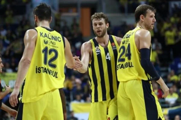 Fenerbahçe sezona 2'de 2 ile başladı
