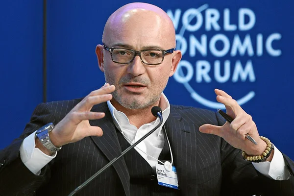 Ferit Şahenk kimdir?