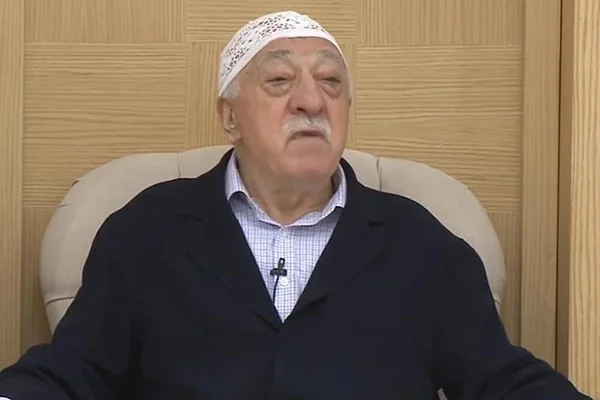 FETÖ kendini ele veren iş ilanlarını yayından kaldırdı