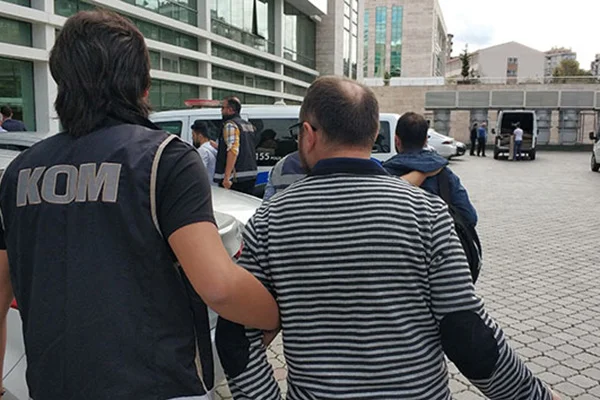 FETÖ'nün gaybubet evinde yakalanan 3 kişi tutuklandı