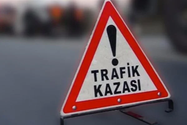 Göçmenleri taşıyan minibüs şarampole devrildi! Ölü ve yaralılar var
