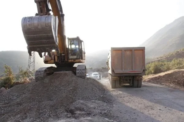 Hakkari Dağlıca'da 4 yıllık asfaltlama çalışması tamamlandı