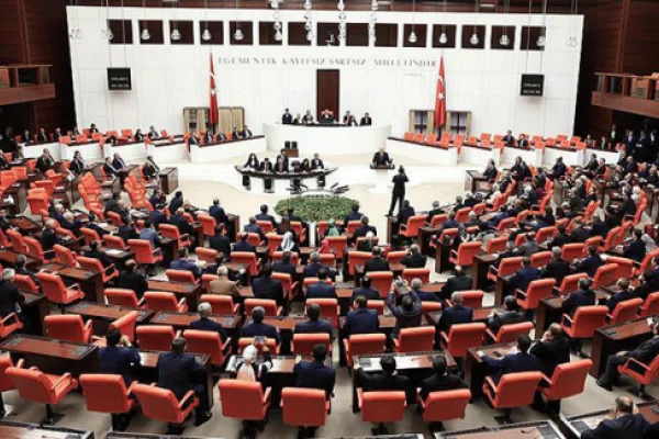 HDP ve CHP' milletvekilleri hakkında fezleke!