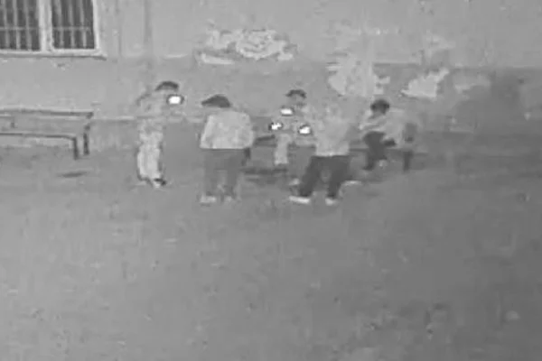 Henüz 13-14 yaşındalar! Çakmak gazı çekip kendilerinden geçtiler...