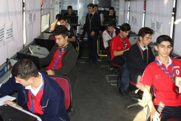 İBB İzcileri JOTA ve JOTI gününde dünyaya bağlandı