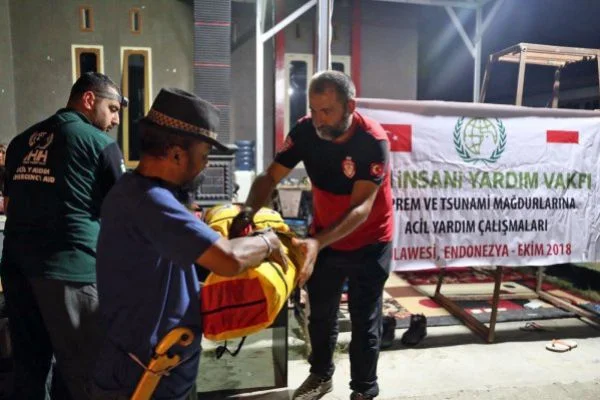 İHH ekipleri Endonezya'da yardıma başladı