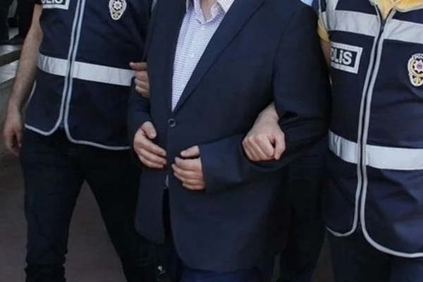 İlahiyatçı profesör terörden gözaltına alındı