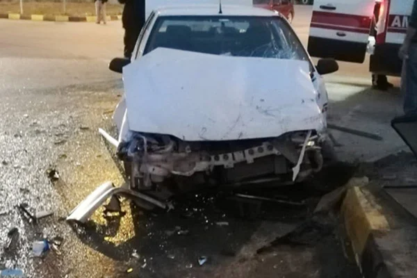 Karabük'te otomobil ile minibüs çarpıştı: 10 yaralı