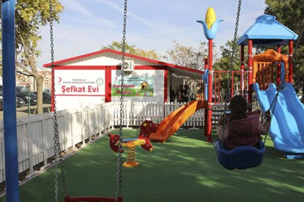 Kemoterapi gören annelerin çocuklarına 'şevkat evi' hizmeti