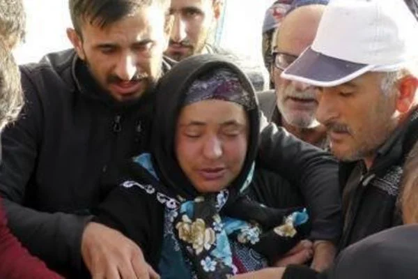Küçük Zerrin göz yaşları içerisinde defnedildi!
