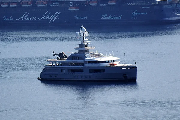 Lüks motoryat Bodrum'a demirledi