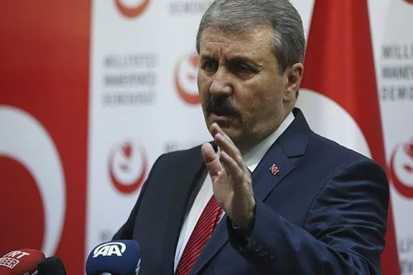 Mustafa Destici: Bana yumruk atacak adam anlının ortasından kurşunu yer!