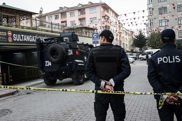 Olay yeri inceleme ekipleri Sultangazi'de