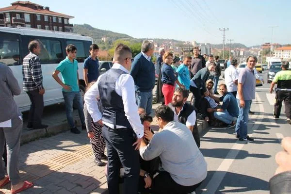 Otomobilin çarptığı iki öğrenci yaralandı