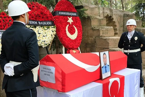Şehit polis son yolculuğuna uğurlandı
