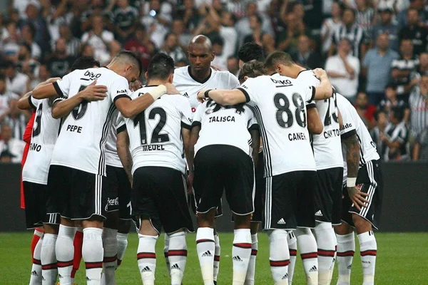 Şenol Güneş ve yerli futbolcular TL'ye geçti