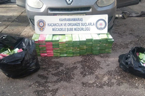 Sigara kaçakçılarının zulası bu kez polisi de şaşırttı