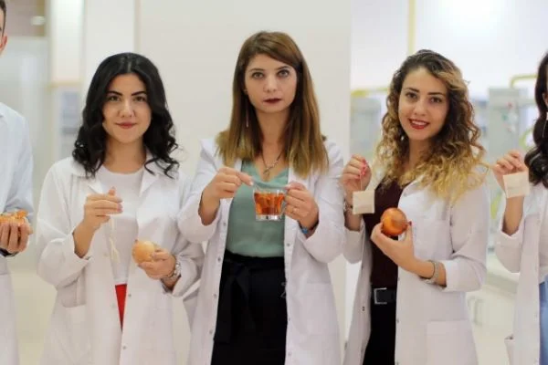 Soğan kabuğundan çay ürettiler