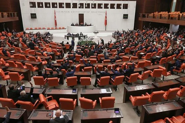 TBMM 'Trafik Kanunu Teklifi' için mesai yapacak