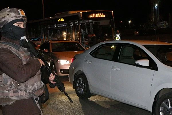 Türkiye genelinde eş zamanlı operasyon: 3 bin 135 kişi yakalandı