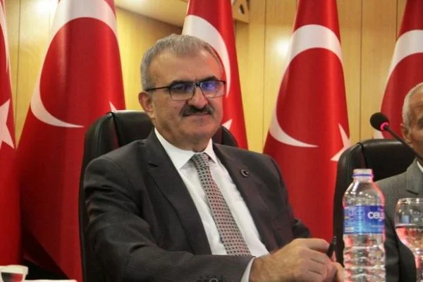 Validen resmi kurum personellerine mesai saatinde 'sigara ve kahvaltı' yasağı