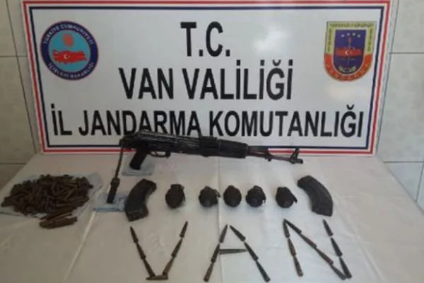 Van'da PKK'nın silah ve mühimmatı ele geçirildi
