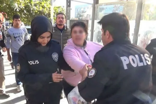 2 yaşındaki yeğenini 5. kattan atan teyze tutuklandı