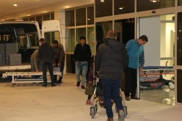 21 asker zehirlenme şüphesiyle hastanede