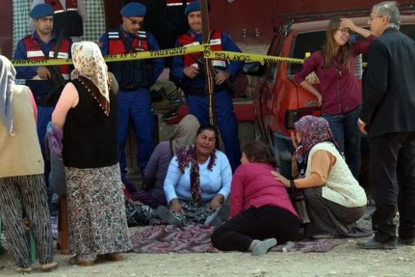 3 çocuk annesi, 2 yaşındaki oğlunun yanında öldürüldü