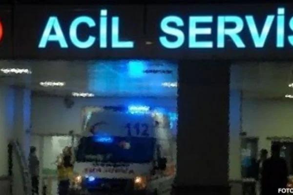 Acil servis önünde silahlı kavga: 1 ölü, 2 yaralı