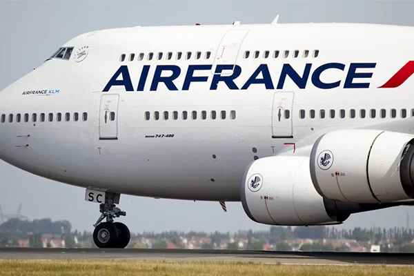 Air France yolcuları 48 saattir Rusya'dan çıkamadı