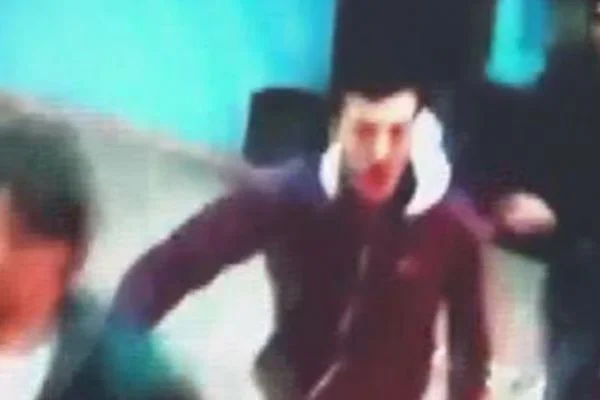 Akıl almaz olay! Öğretmen'e kızıp, okulu bastılar...