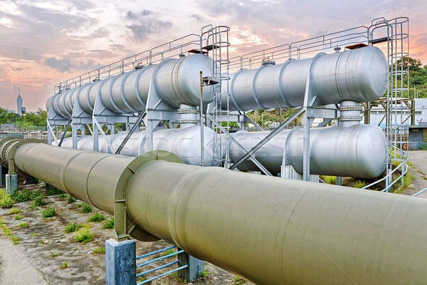 Amazon yerlileri petrol boru hattını kesti