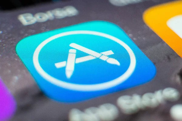 Apple'dan App Store Türkiye'de satılan ürünlere 4 katı zam