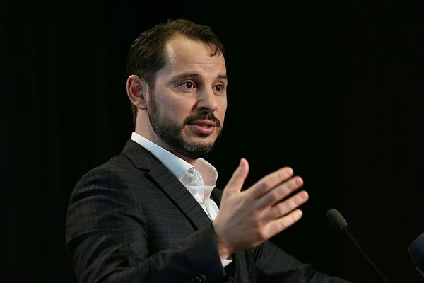 Bakan Albayrak: Küresel ekonomi önümüzdeki dönemde aşağı yönde olacak