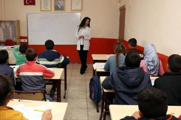'Benim Öğrencim' dedi 95 kız çocuğunu okullu yaptı